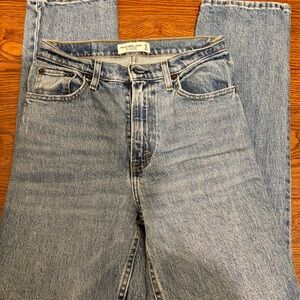 Abercrombie 90s ultra high rise jeans size 25